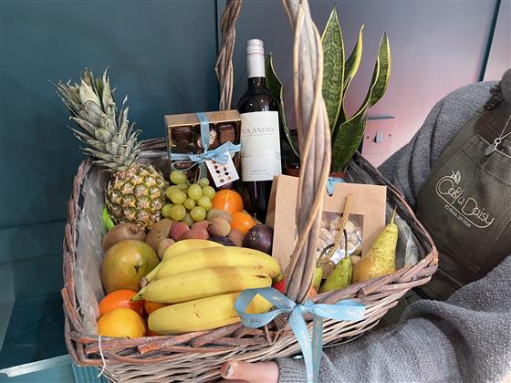 Fruit & Wine Hamper